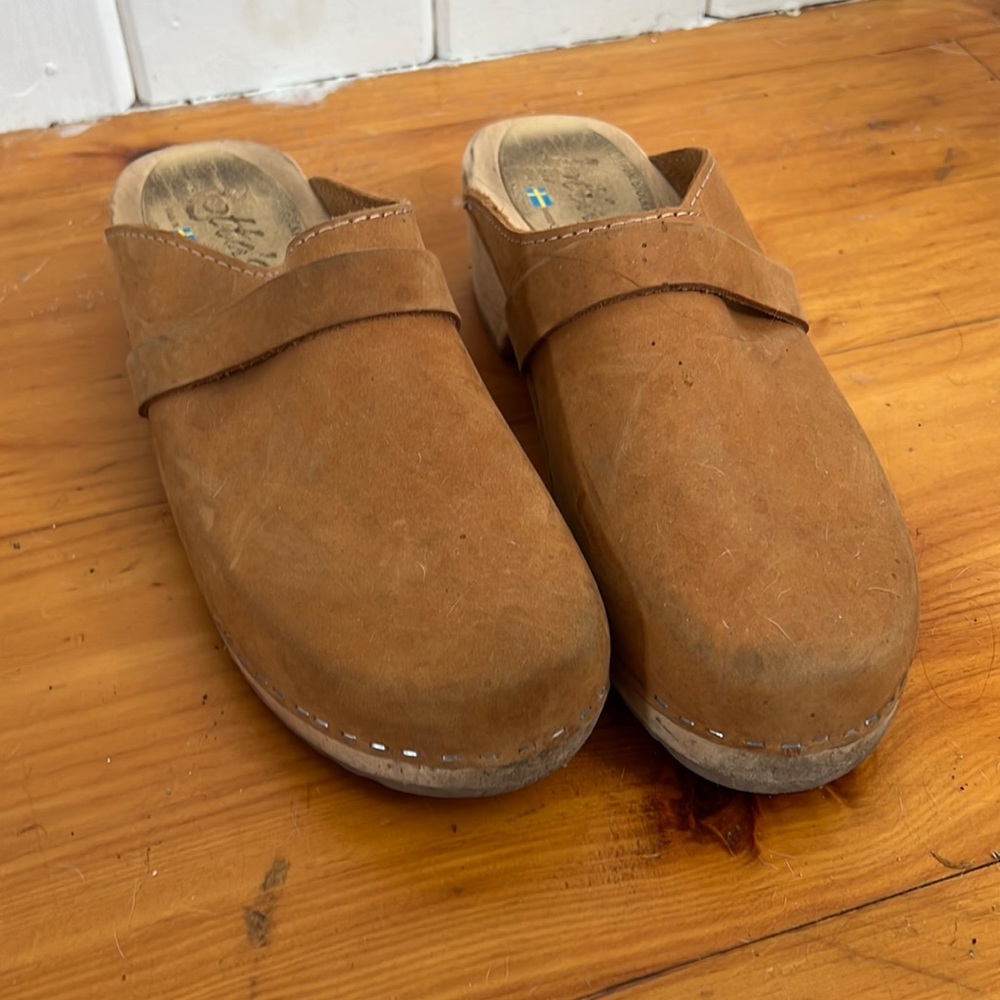 Lotta’s clogs